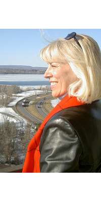 Christine Charbonneau, Canadian singer and songwriter., dies at age 70